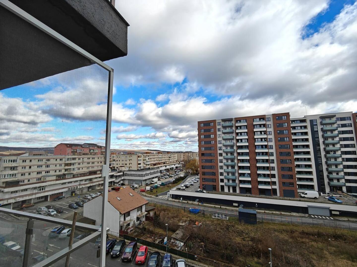 Park Lake Near Iulius Mall, Wi-Fi, Walk-In Showe Cluj-Napoca Exteriör bild